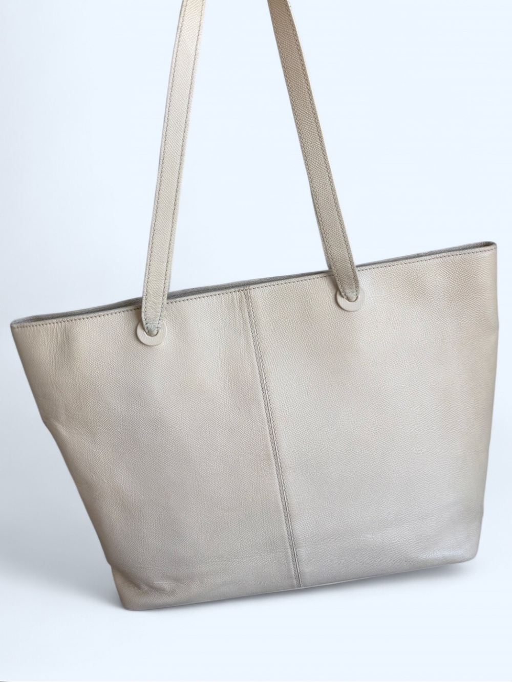CHANEL Beige Leather Tote with Tortoiseshell Tag - Picture 2 of 7